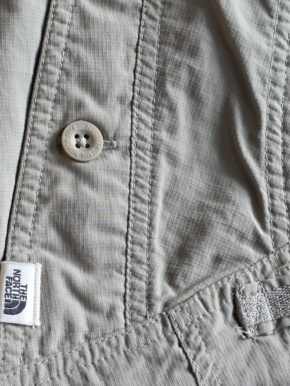 The North Face Cargo Shorts-Women's Size 10/L - Picture 8 of 12